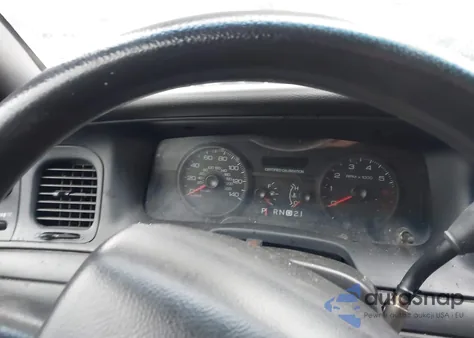 2008 Ford Crown Victoria z USA, uszkodzony, nr VIN 2FAHP71V88X131617